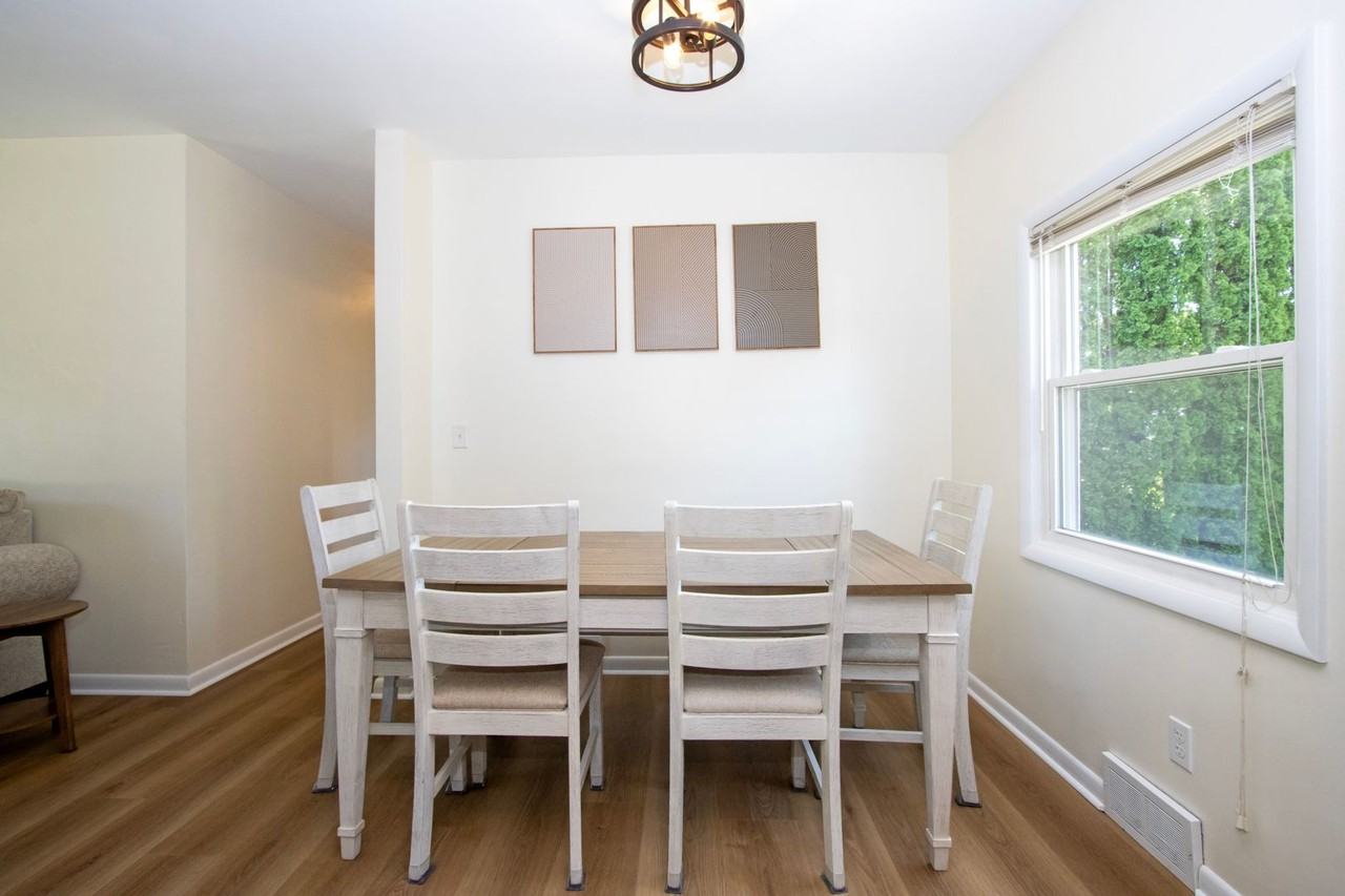 1720 W Hill Dr - Photo 5 of 28
