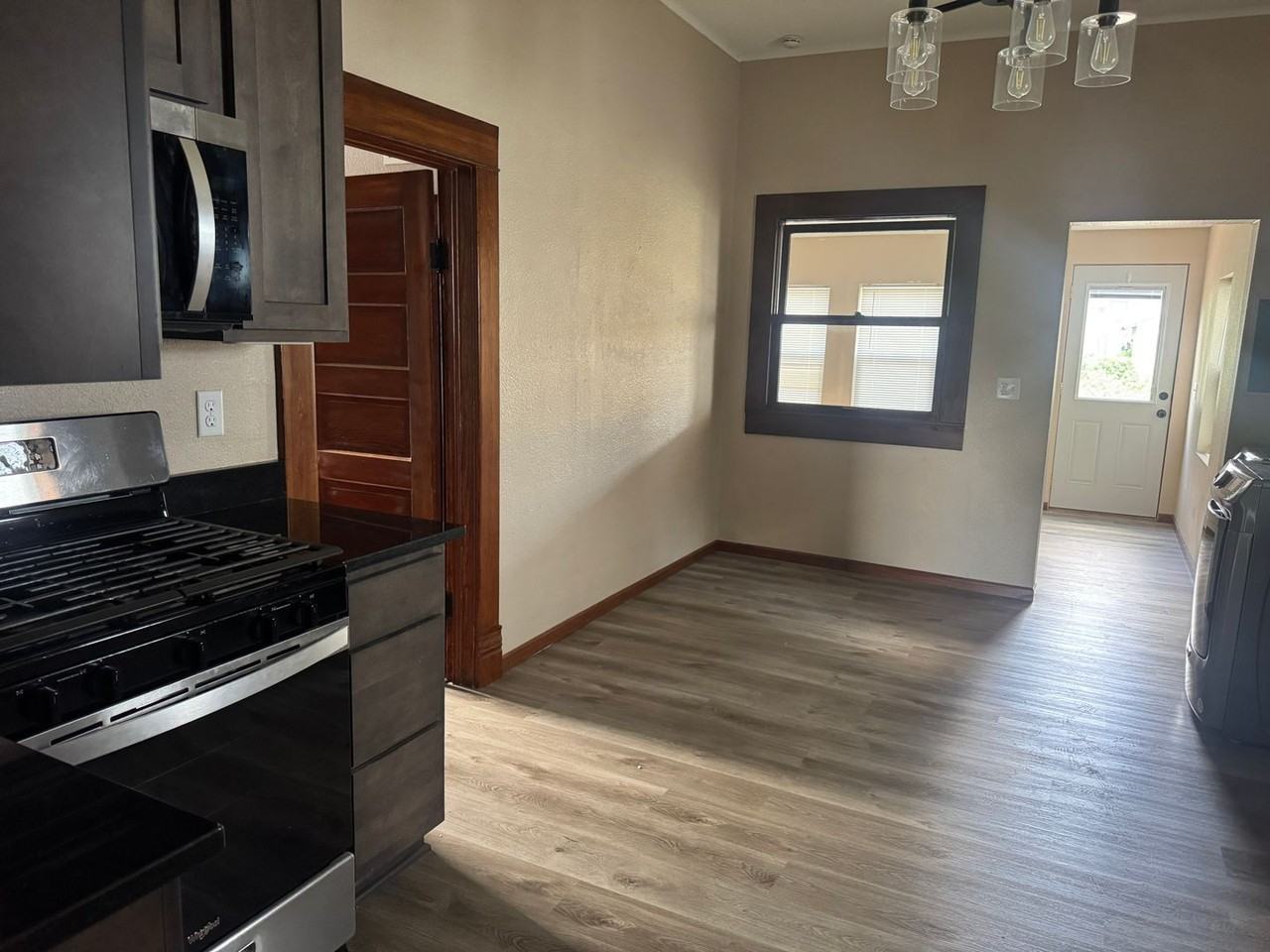 2707 Sacramento St - Photo 3 of 11