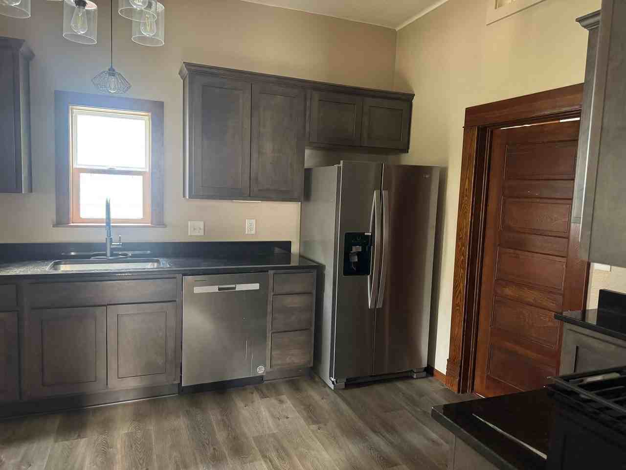 2707 Sacramento St - Photo 4 of 11