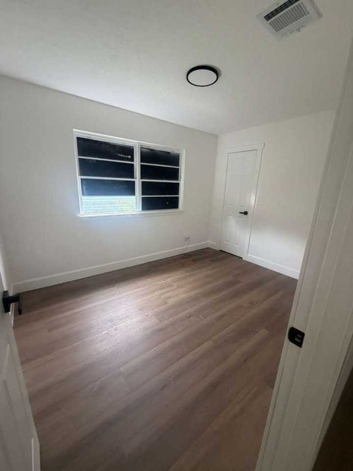 10209 Kelburn Dr - Photo 2 of 18