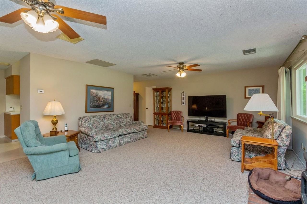 10521 N Minnewawa Ave - Photo 4 of 36