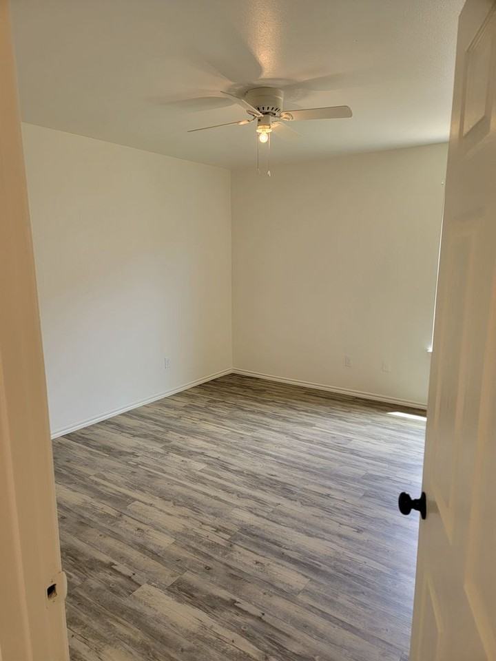 110 80th St - Photo 3 of 10