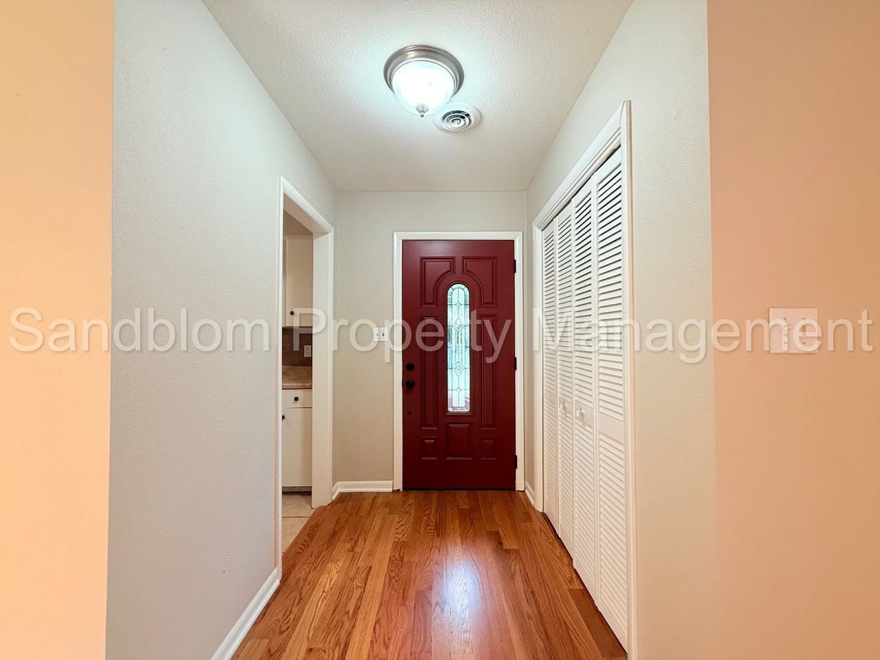 4534 E 39th St - Photo 4 of 25