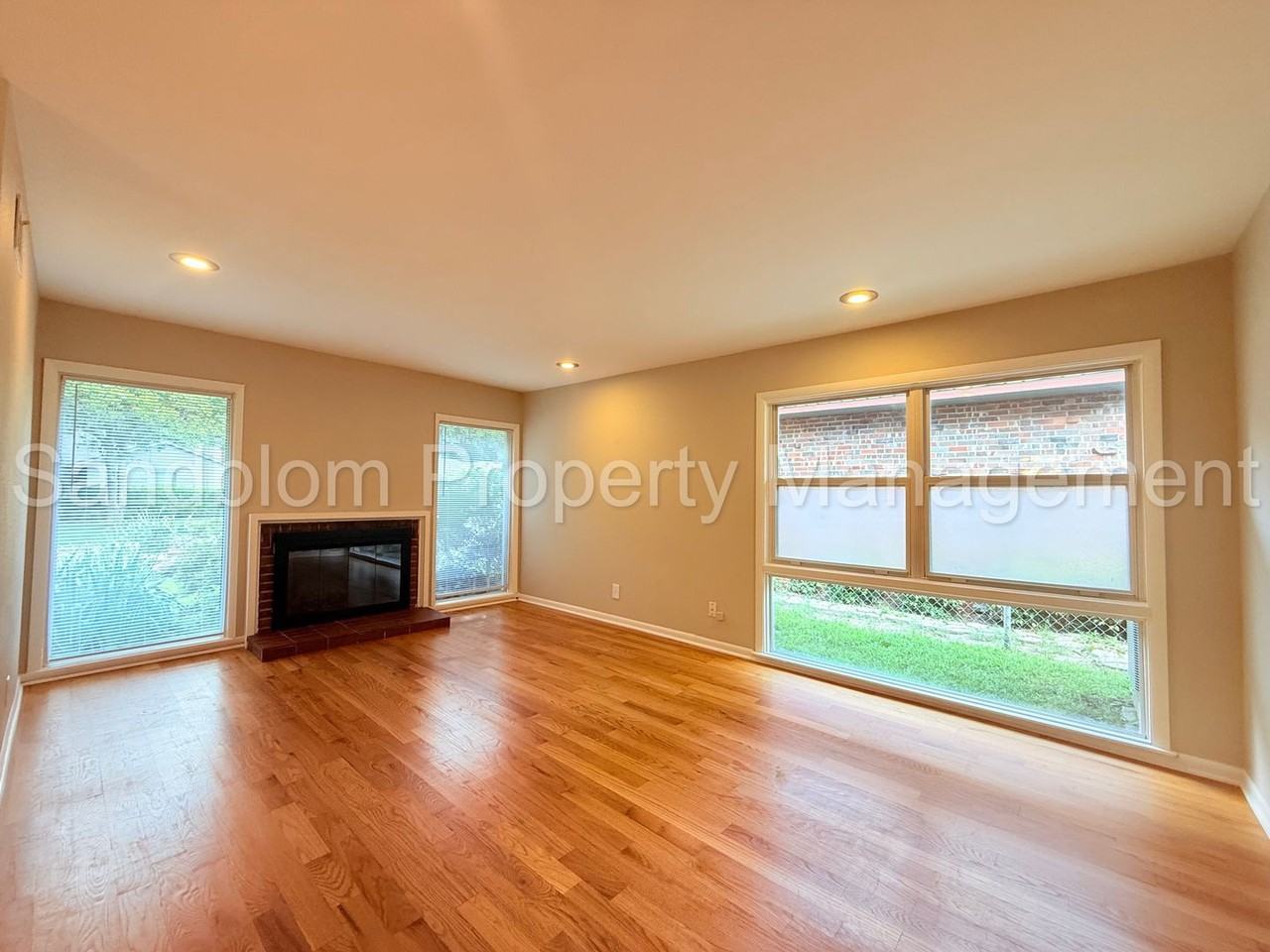 4534 E 39th St - Photo 6 of 25