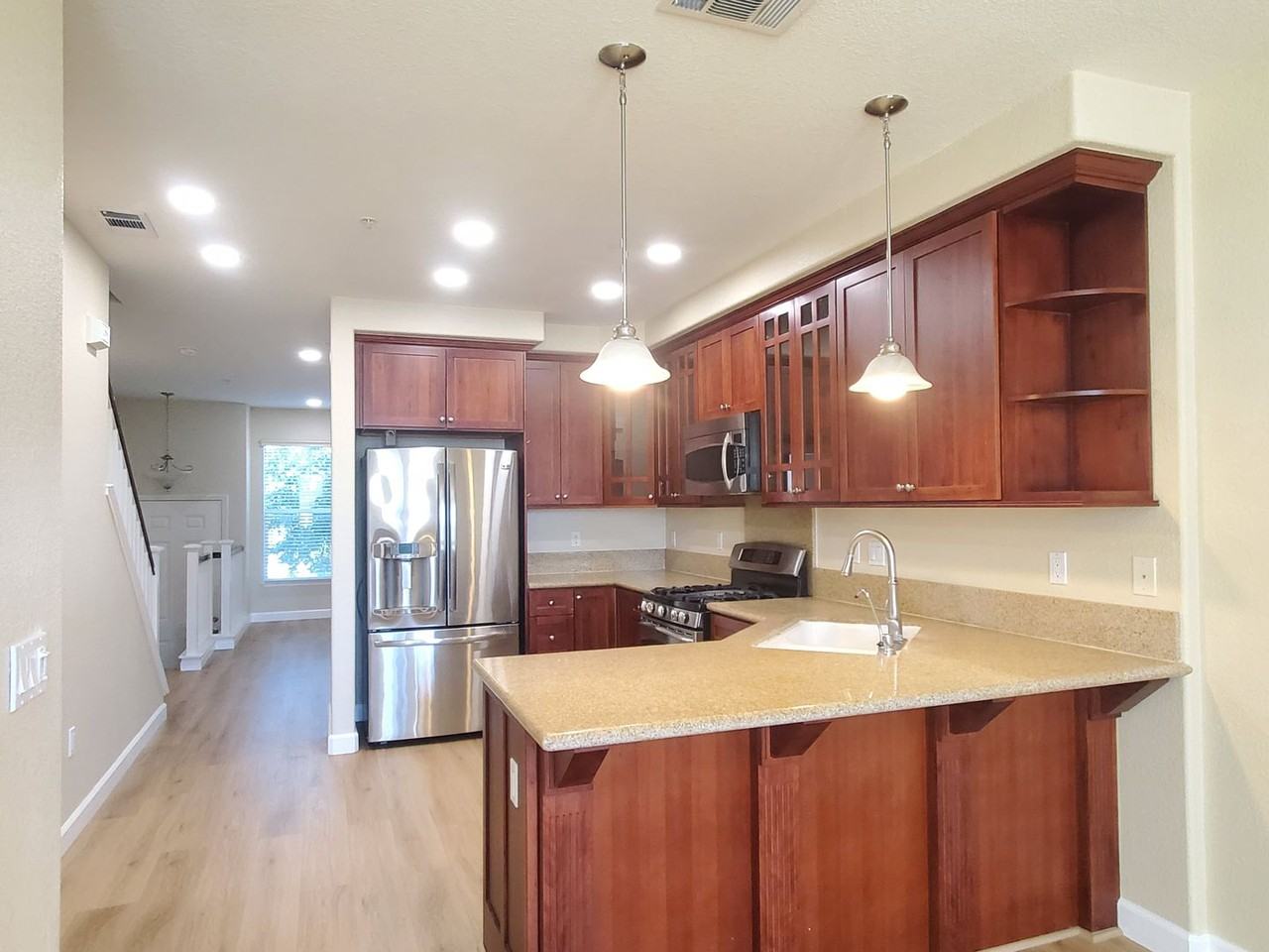 41 Esfahan Dr - Photo 3 of 12