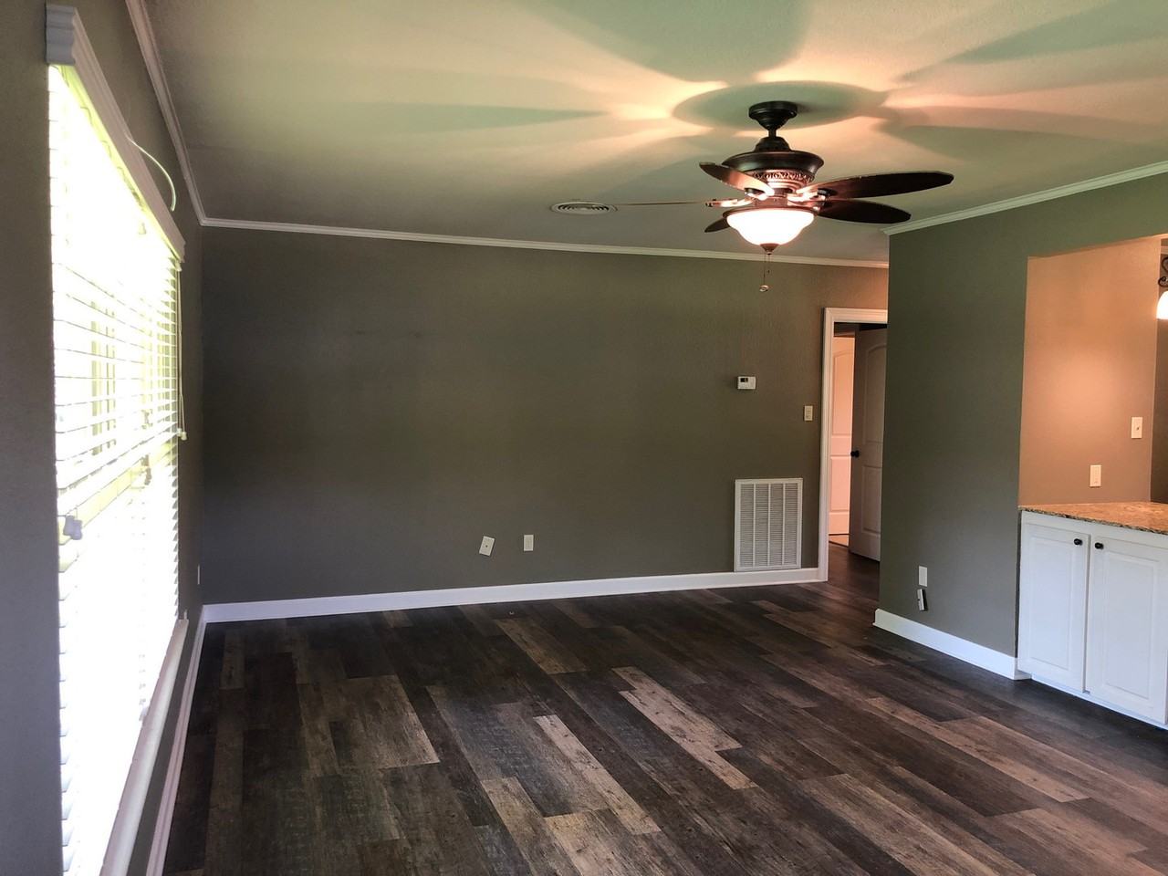 368 Oak St - Photo 6 of 25