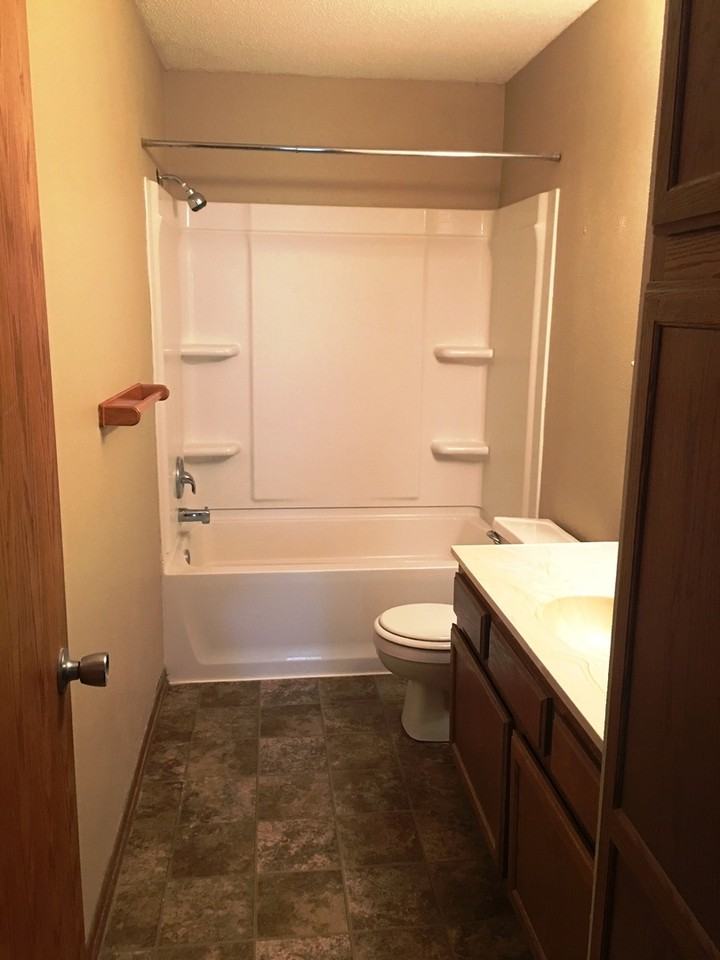 716 Washington Ct Nw - Photo 5 of 7