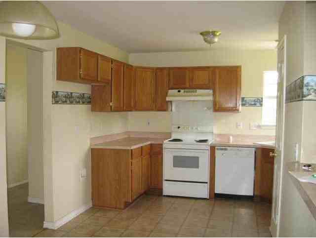 304 Wall St - Photo 3 of 5