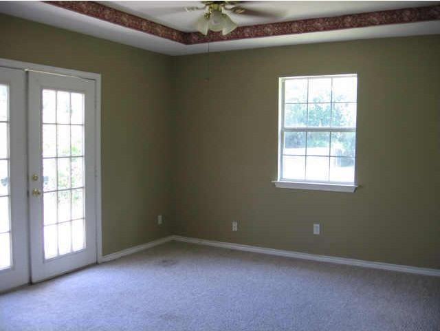 304 Wall St - Photo 4 of 5
