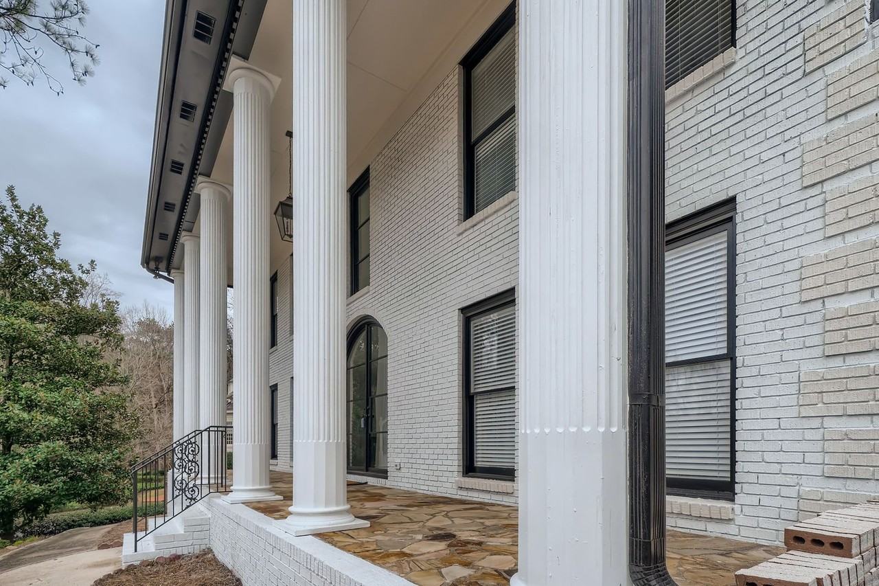 425 Ferry Lndg - Photo 4 of 30