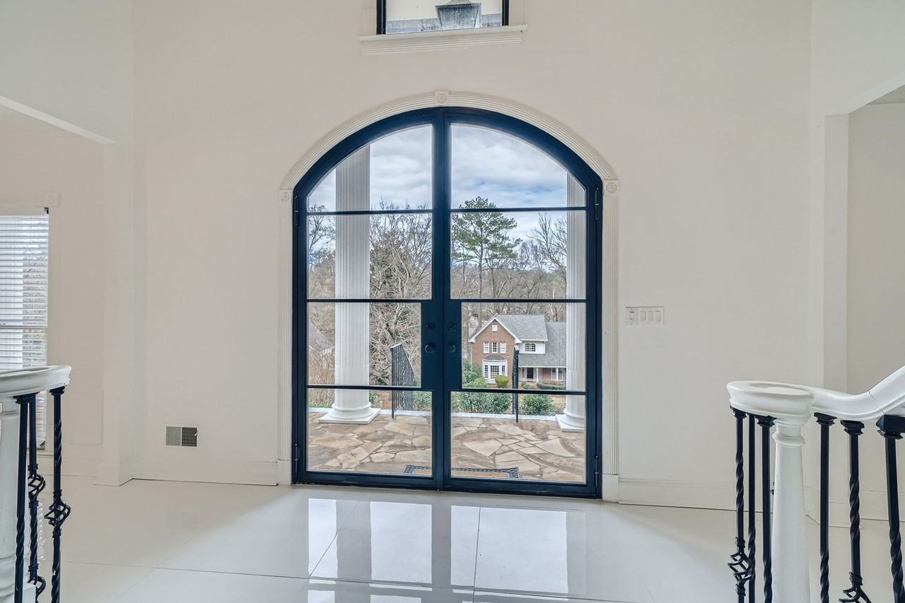 425 Ferry Lndg - Photo 6 of 30