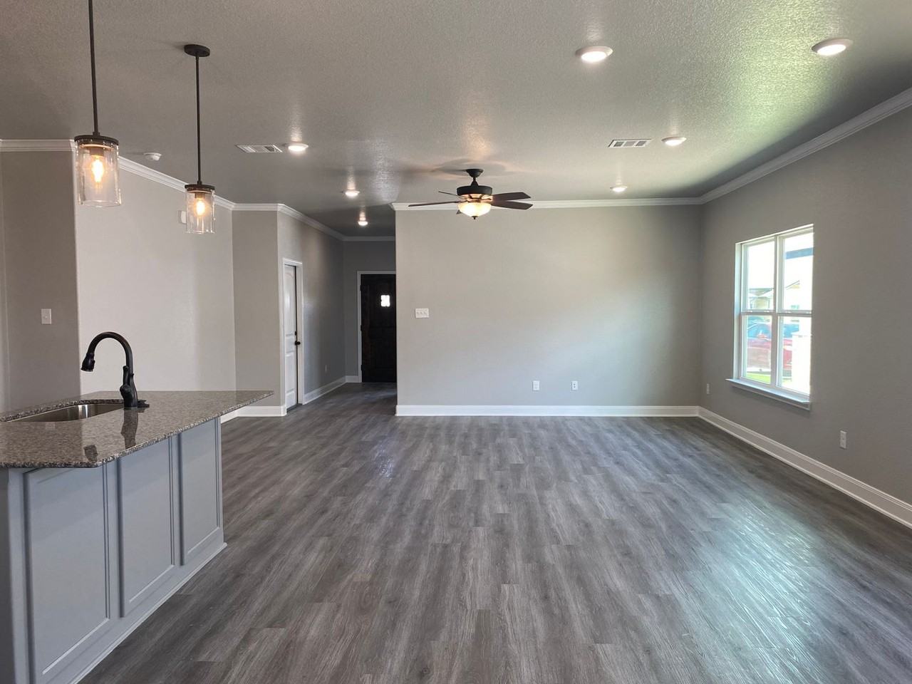 1615 Black Kettle Trl - Photo 2 of 24