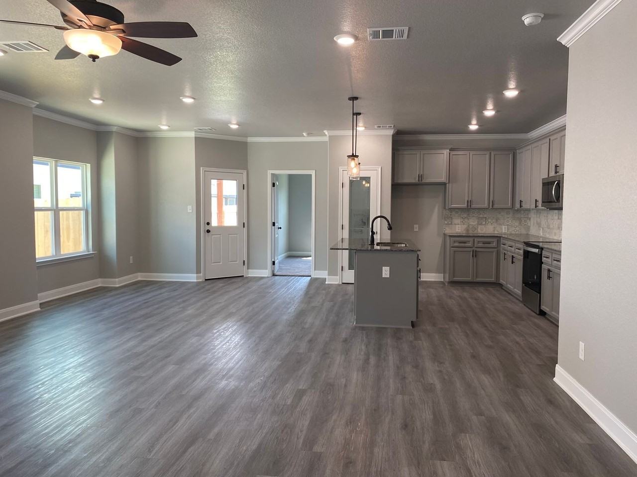 1615 Black Kettle Trl - Photo 4 of 24