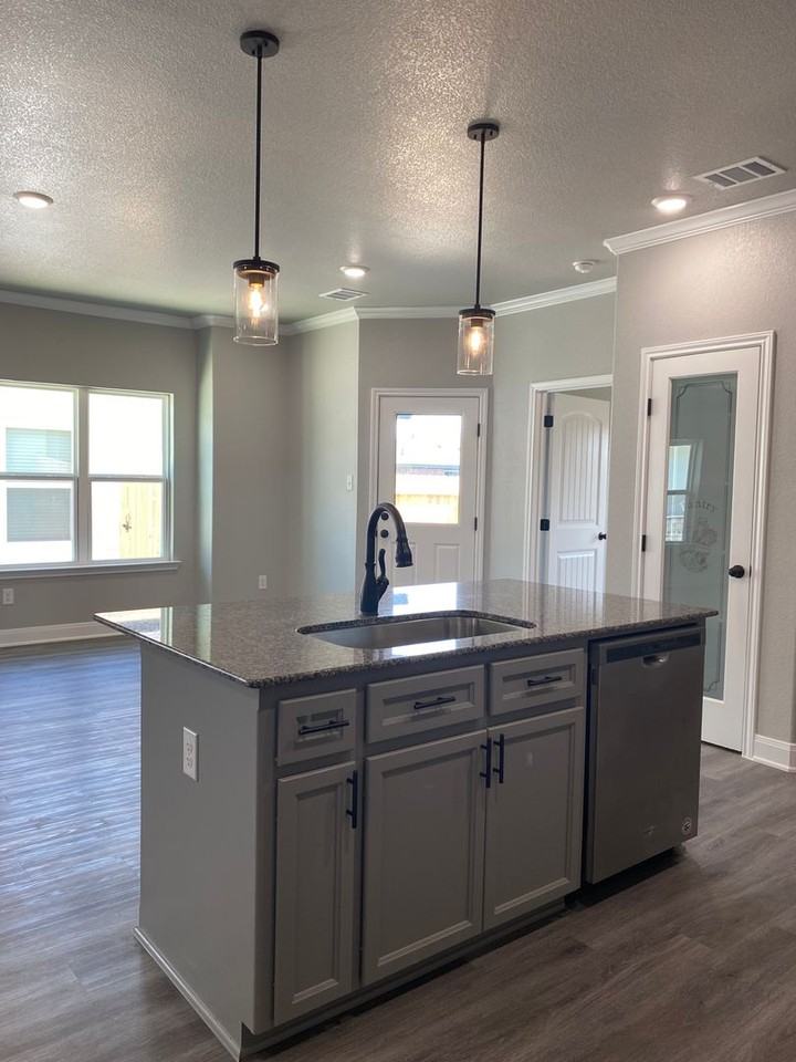 1615 Black Kettle Trl - Photo 6 of 24