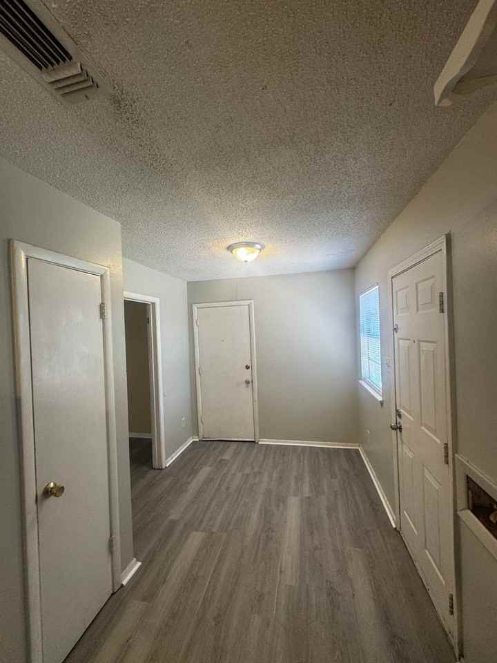 1919 S Woodland St - Photo 5 of 10