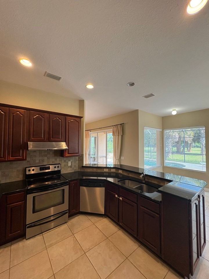 3185 Soft Breeze Cir - Photo 7 of 43