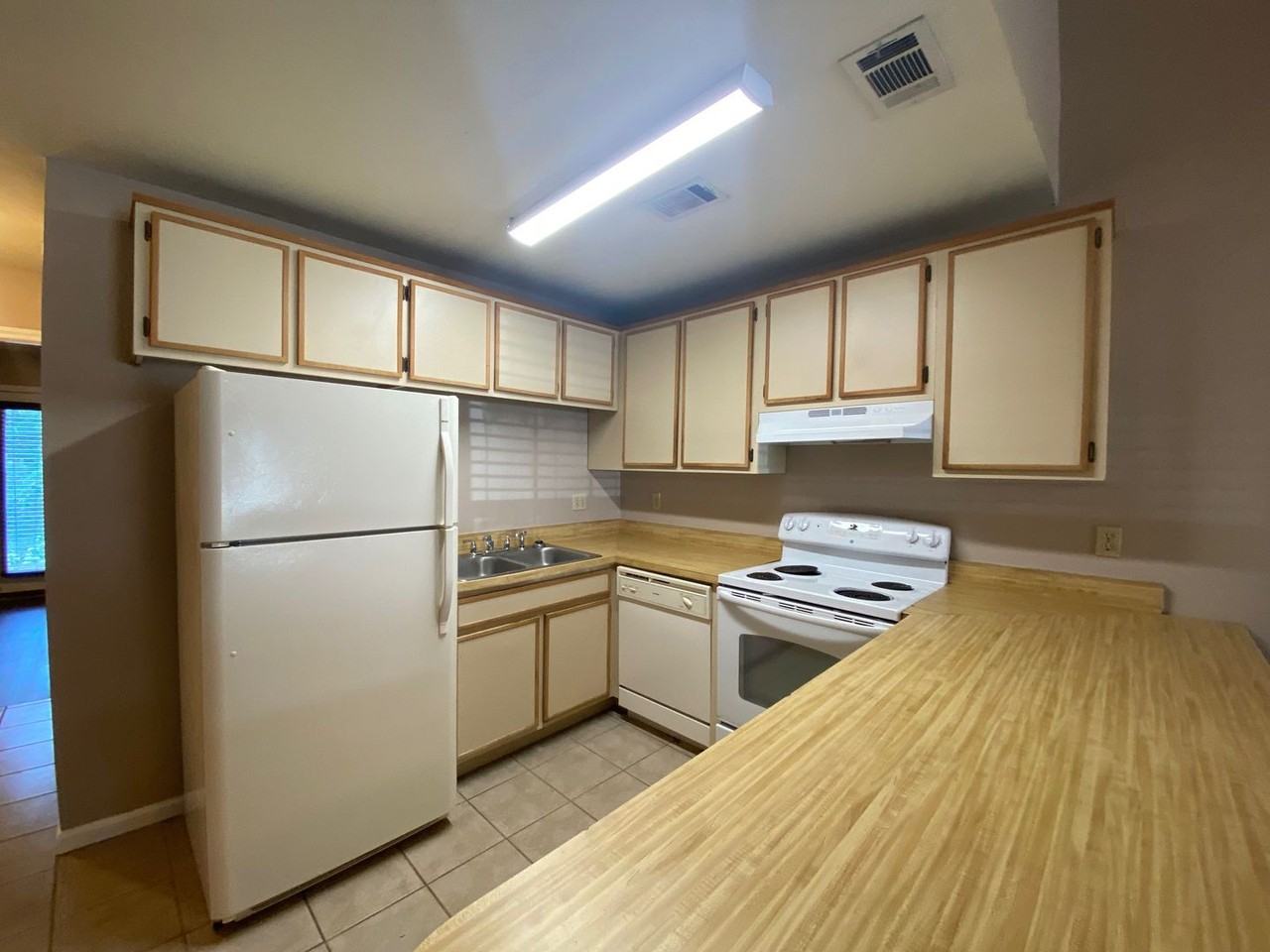 1284 High Rd - Photo 6 of 24