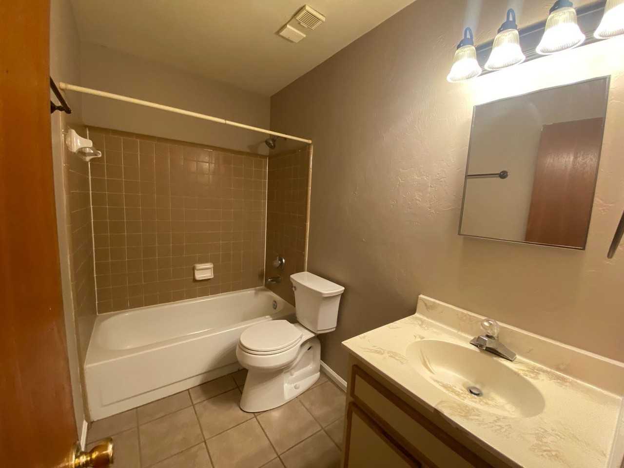 1284 High Rd - Photo 7 of 24
