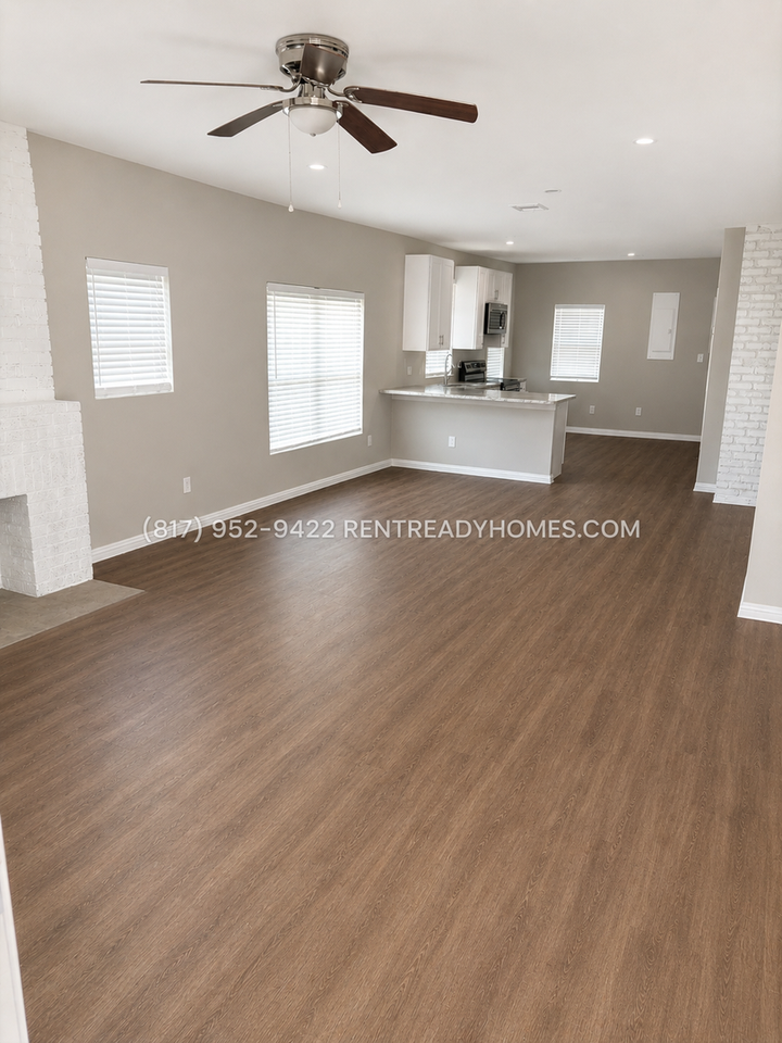 313 Forby Ave - Photo 2 of 8