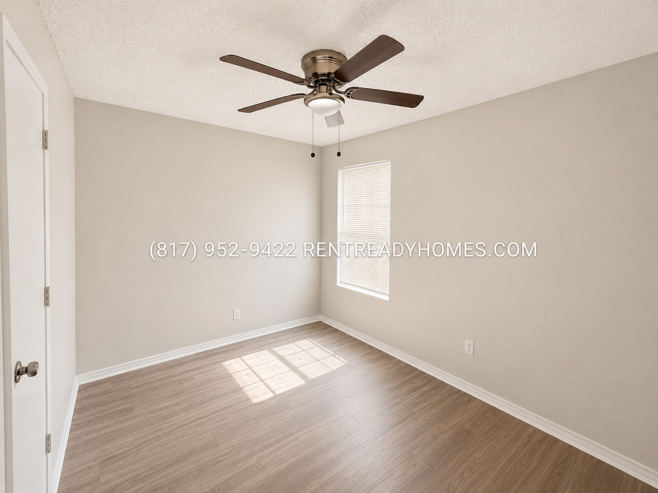 313 Forby Ave - Photo 3 of 8