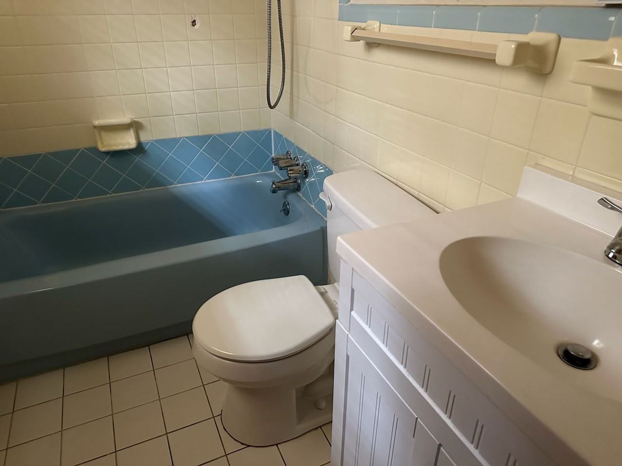 1022 Garden Park Dr - Photo 2 of 12