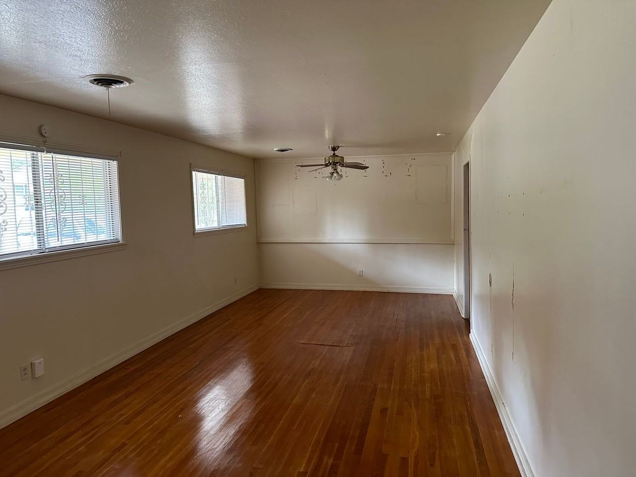 1022 Garden Park Dr - Photo 3 of 12