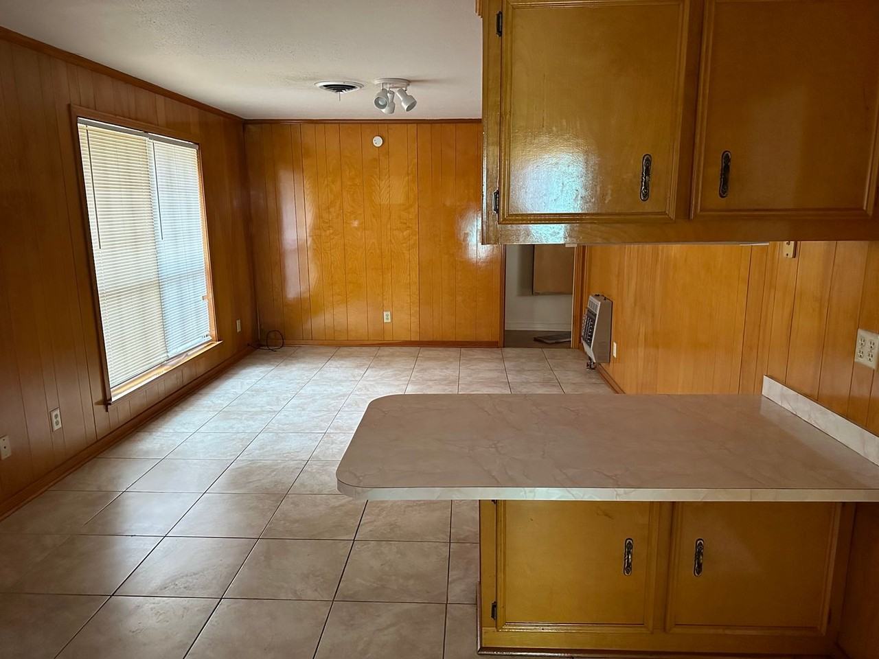 1022 Garden Park Dr - Photo 5 of 12