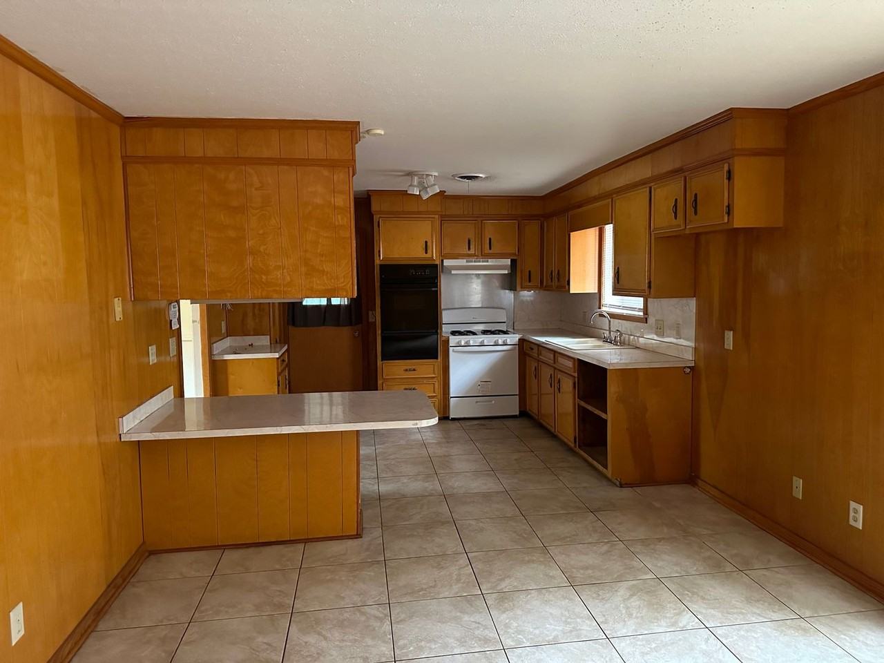 1022 Garden Park Dr - Photo 6 of 12