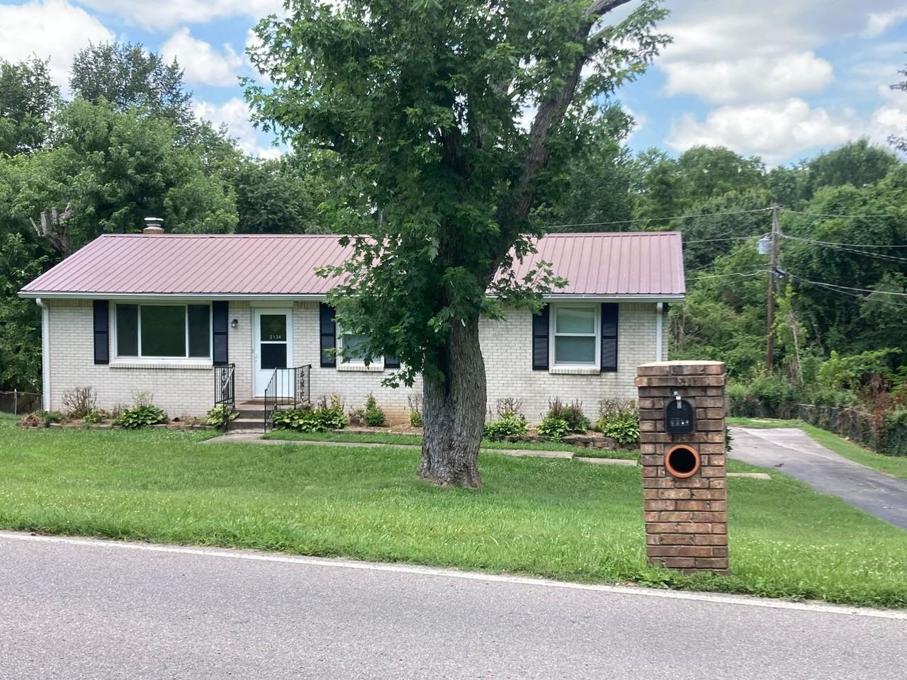 2134 Old Russellville Pike - Photo 2 of 27