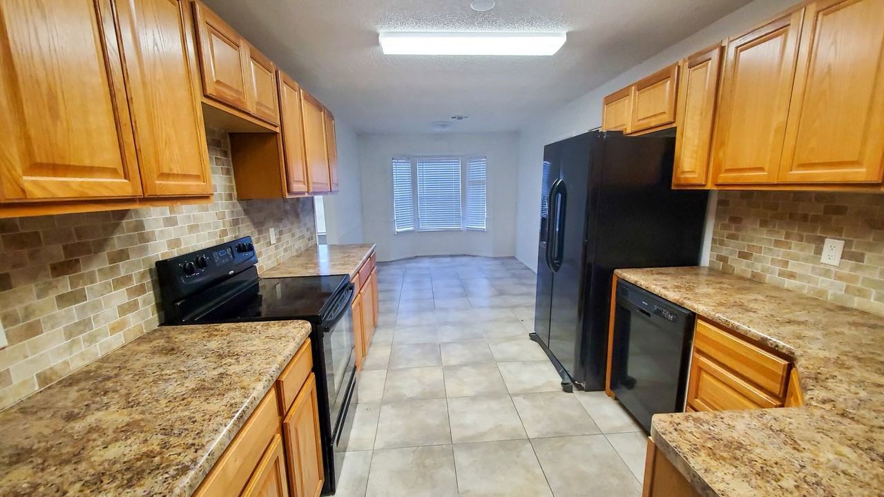 6216 Rutgers St - Photo 3 of 20
