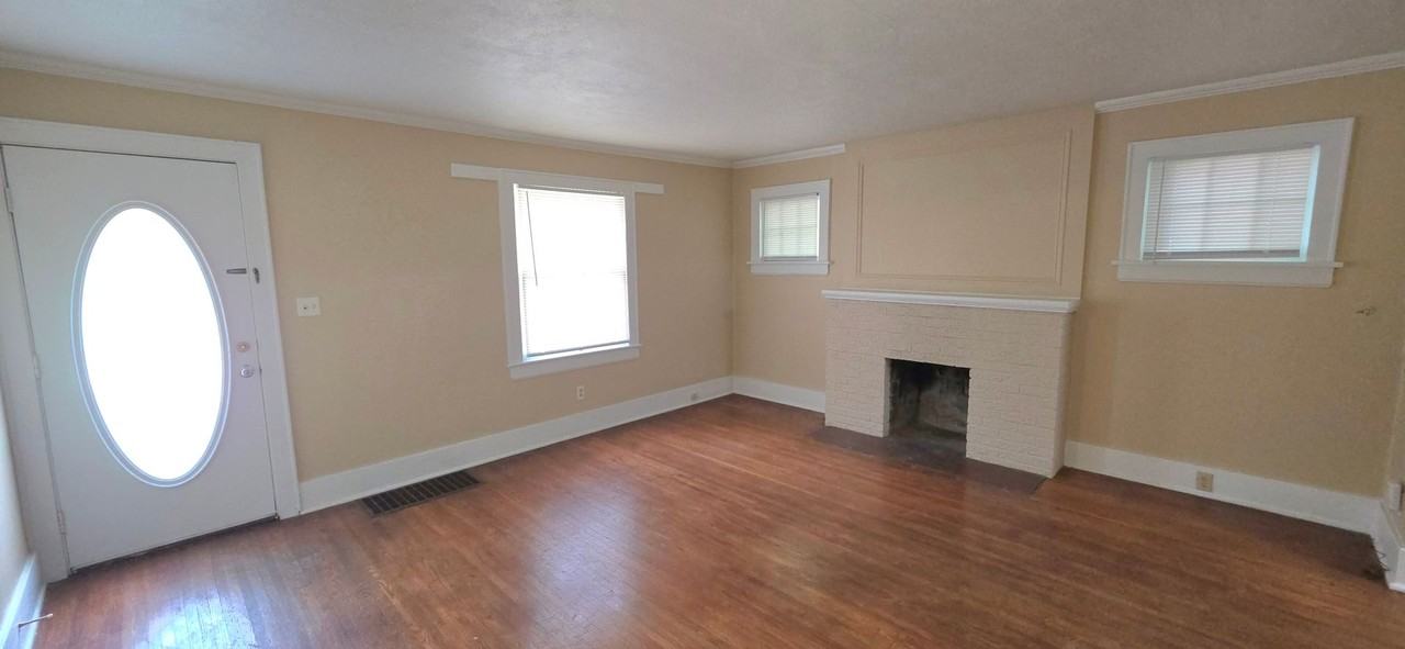 1038 S Delaware Ave - Photo 3 of 9
