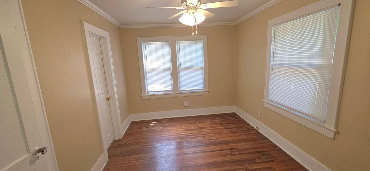 1038 S Delaware Ave - Photo 4 of 9