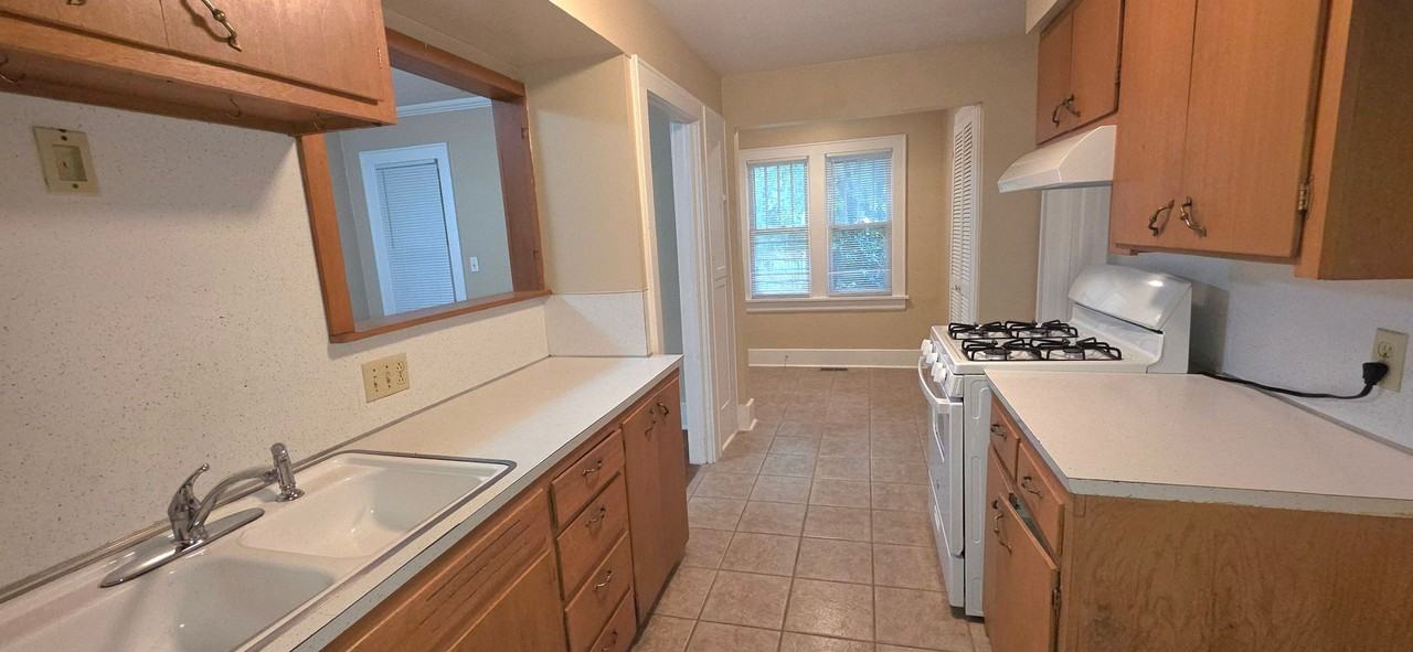 1038 S Delaware Ave - Photo 7 of 9
