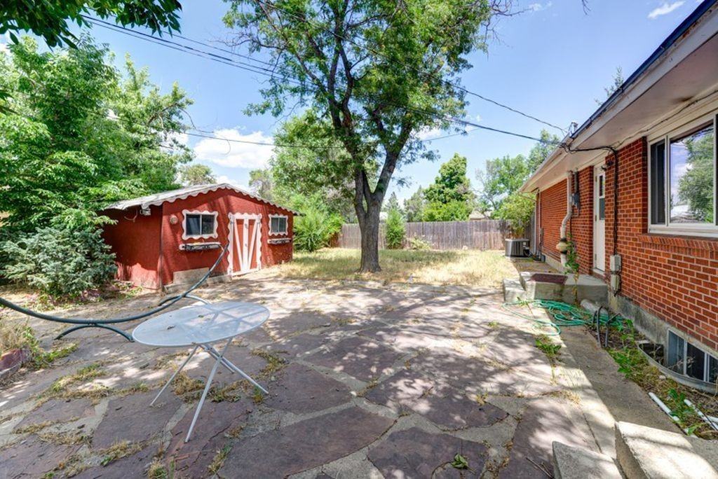 3895 Elmhurst Pl - Photo 2 of 15