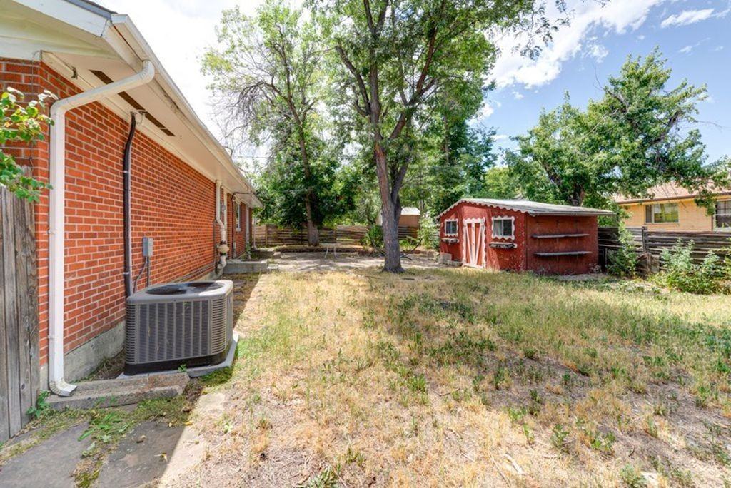 3895 Elmhurst Pl - Photo 4 of 15