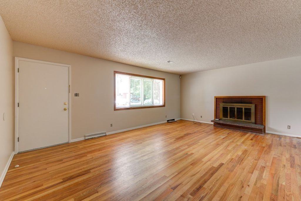 3895 Elmhurst Pl - Photo 6 of 15