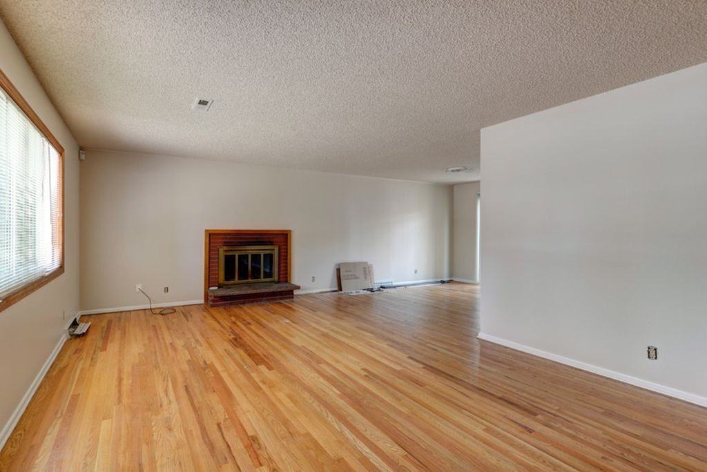3895 Elmhurst Pl - Photo 7 of 15