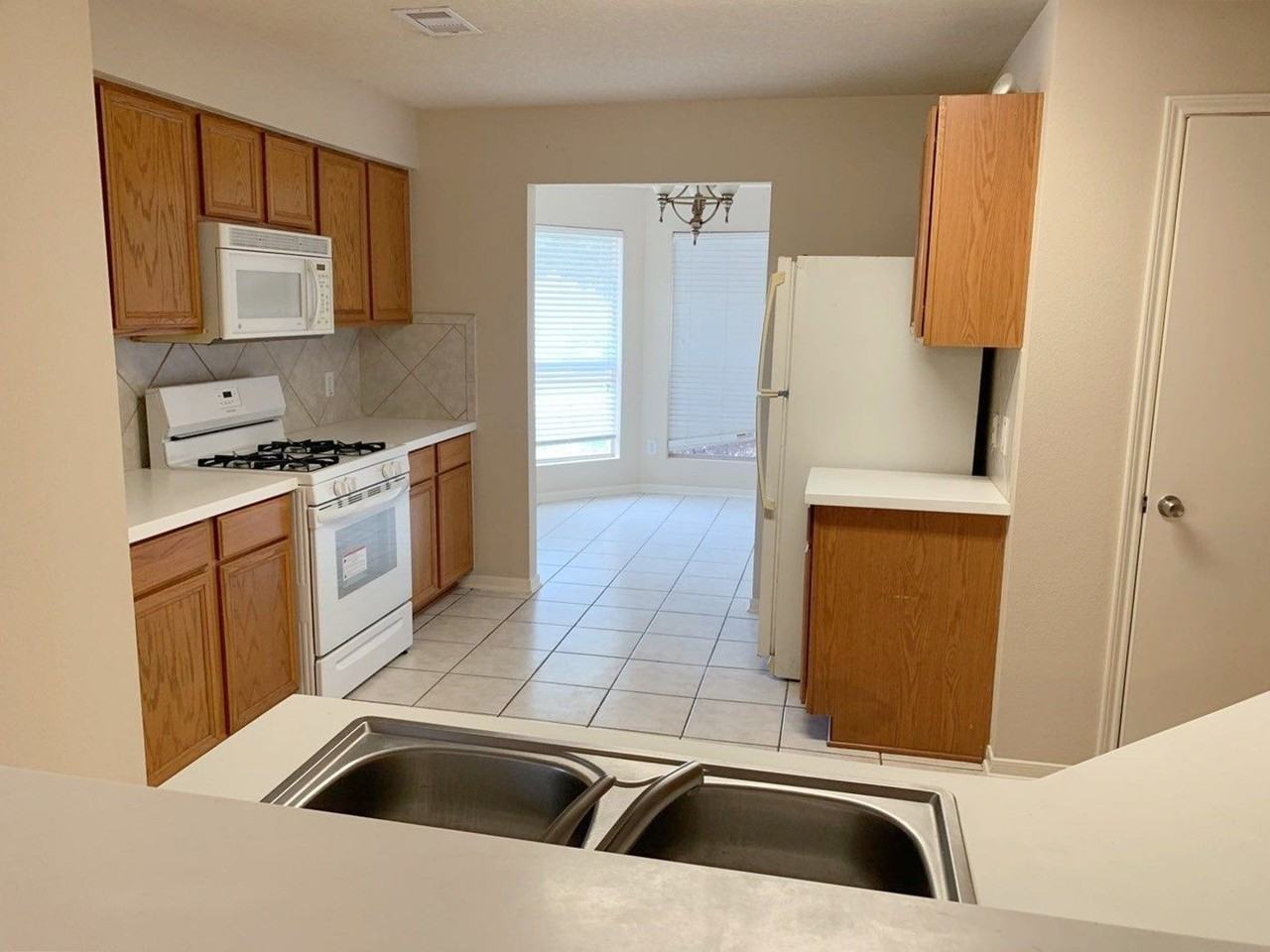 2747 Lofty Elm St - Photo 5 of 19
