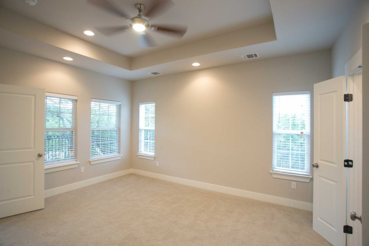 4301 Mansfield Dam Rd #2102 - Photo 6 of 9