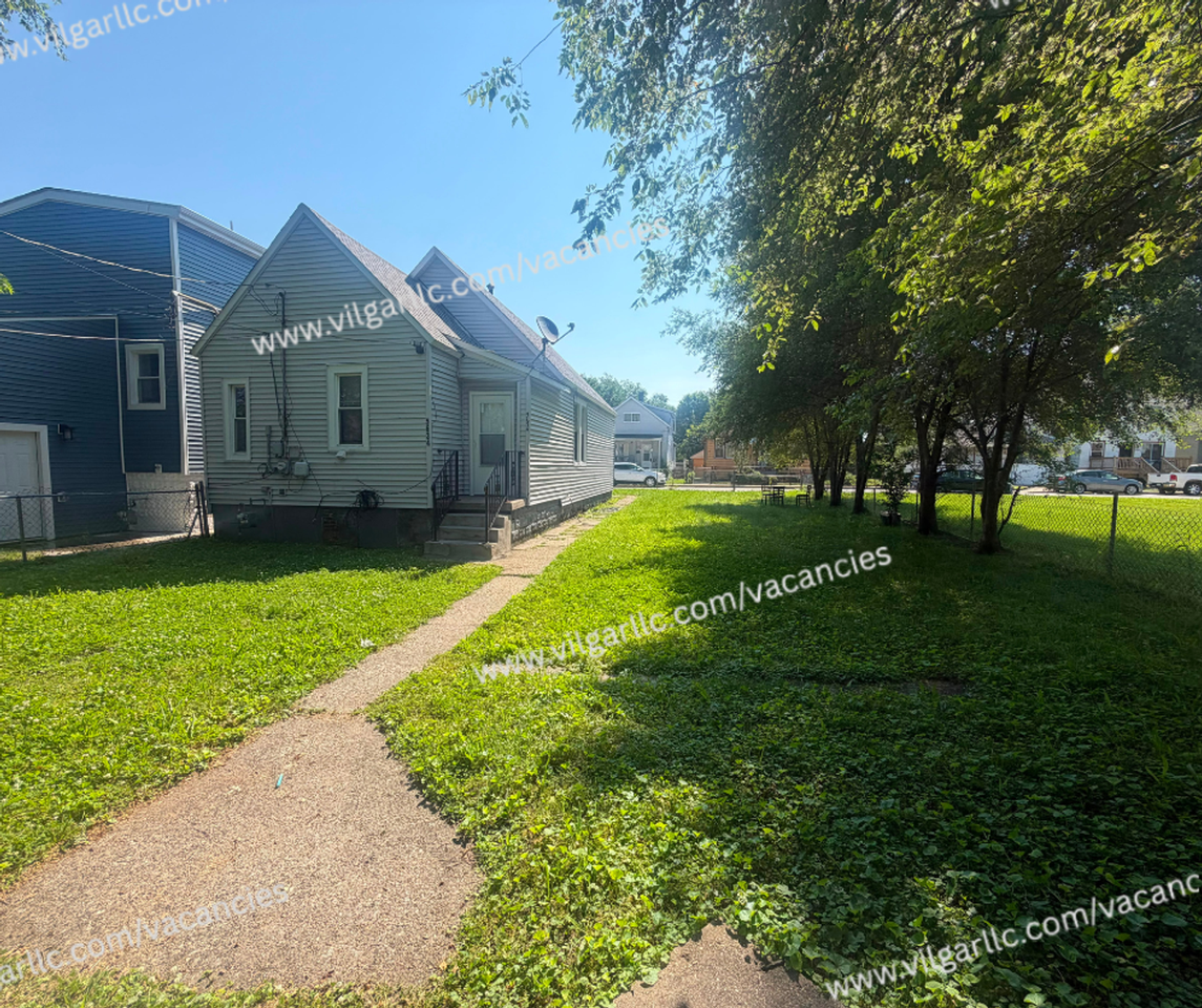 5634 Claude Ave - Photo 2 of 23