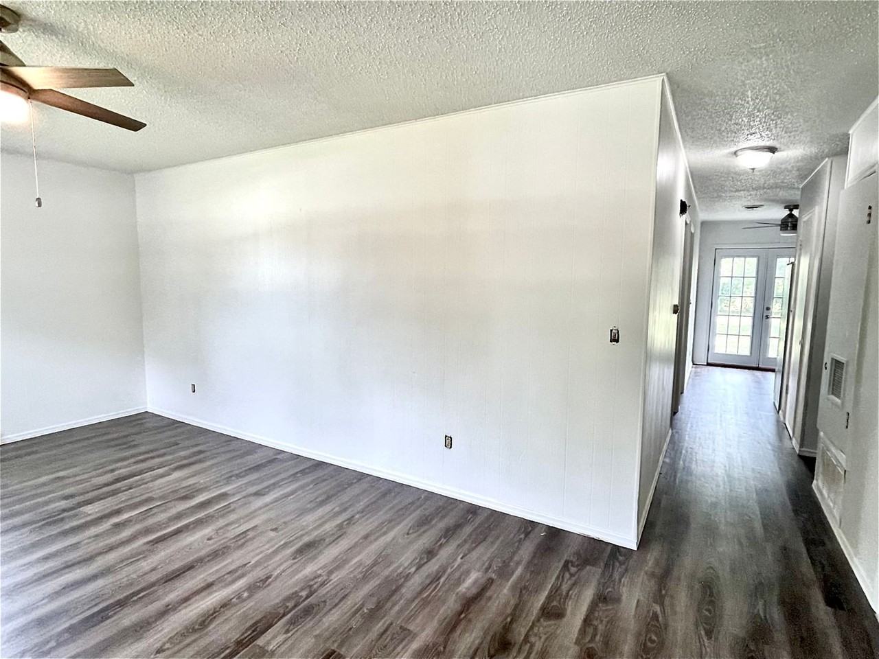 2115 W Emma Ave - Photo 2 of 12