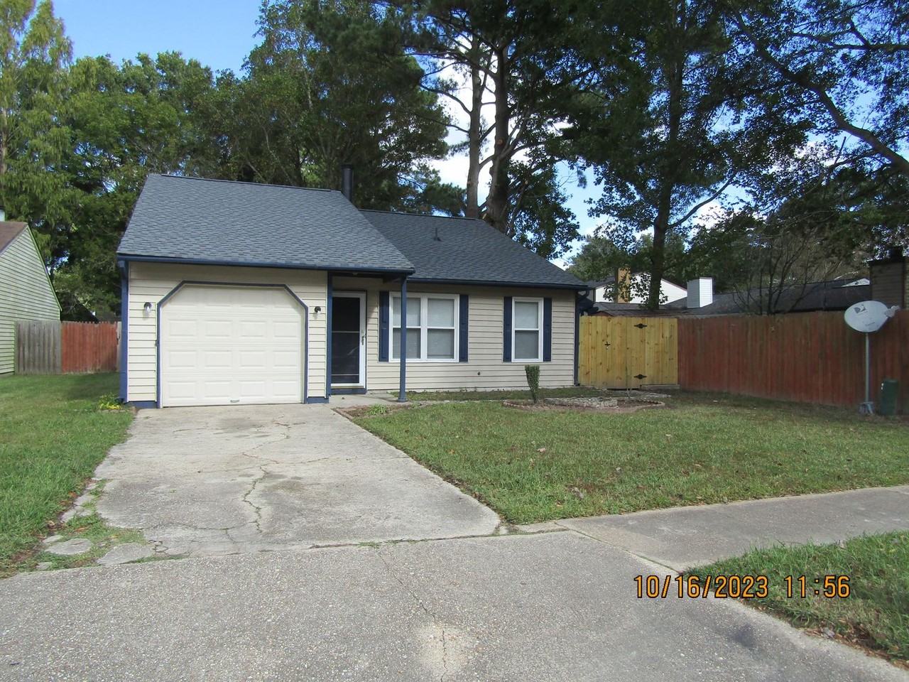 1256 Eaglewood Dr - Photo 3 of 35