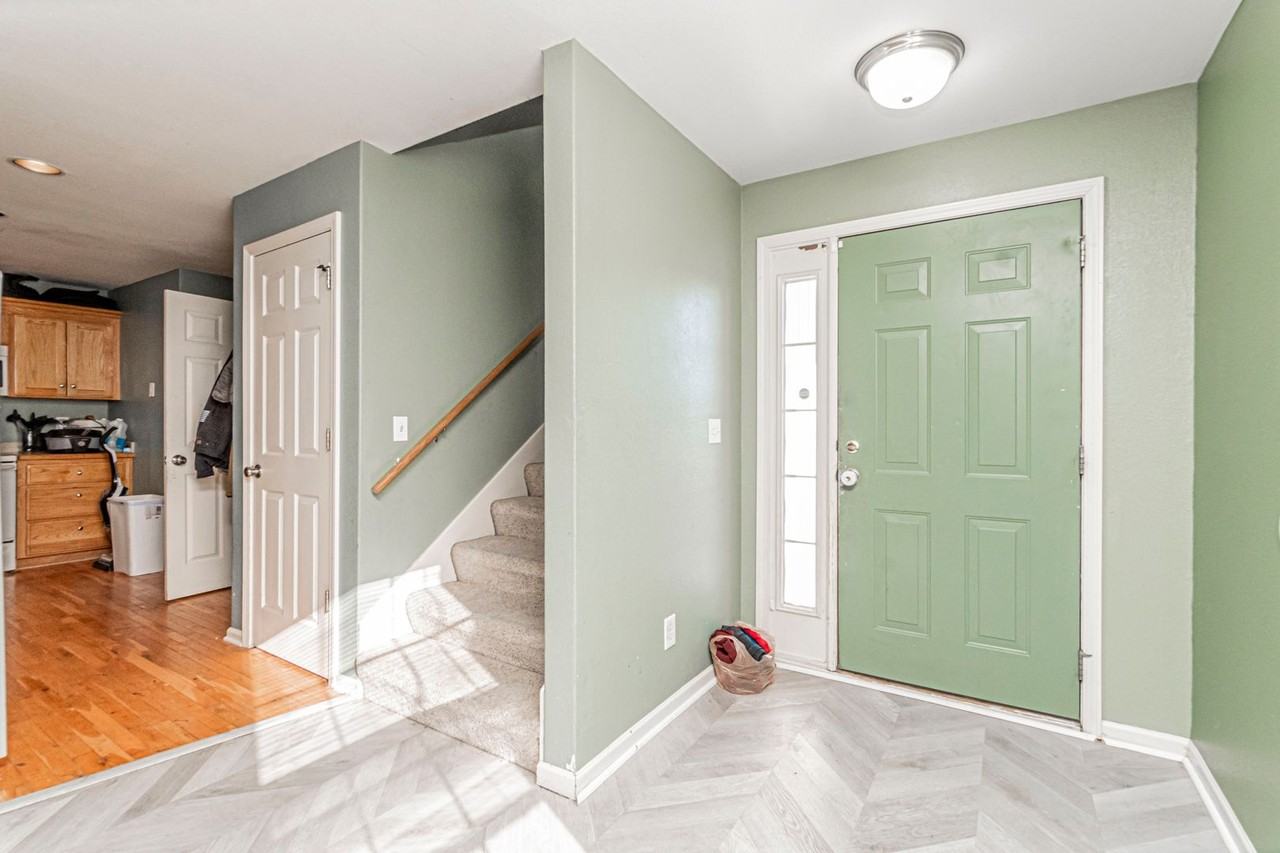 2615 Kathie Dr - Photo 2 of 10