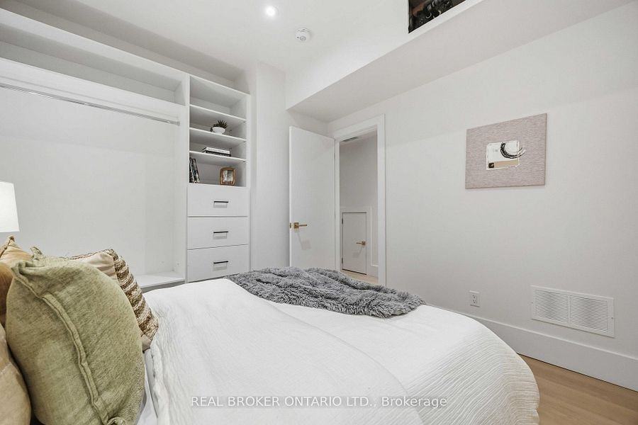 102 Boultbee Avenue - Photo 16