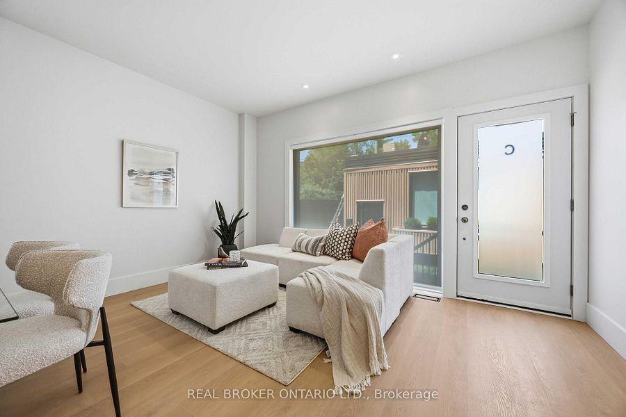 102 Boultbee Avenue - Photo 2