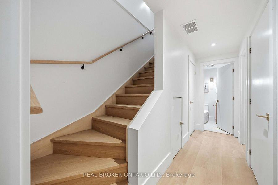 102 Boultbee Avenue - Photo 12