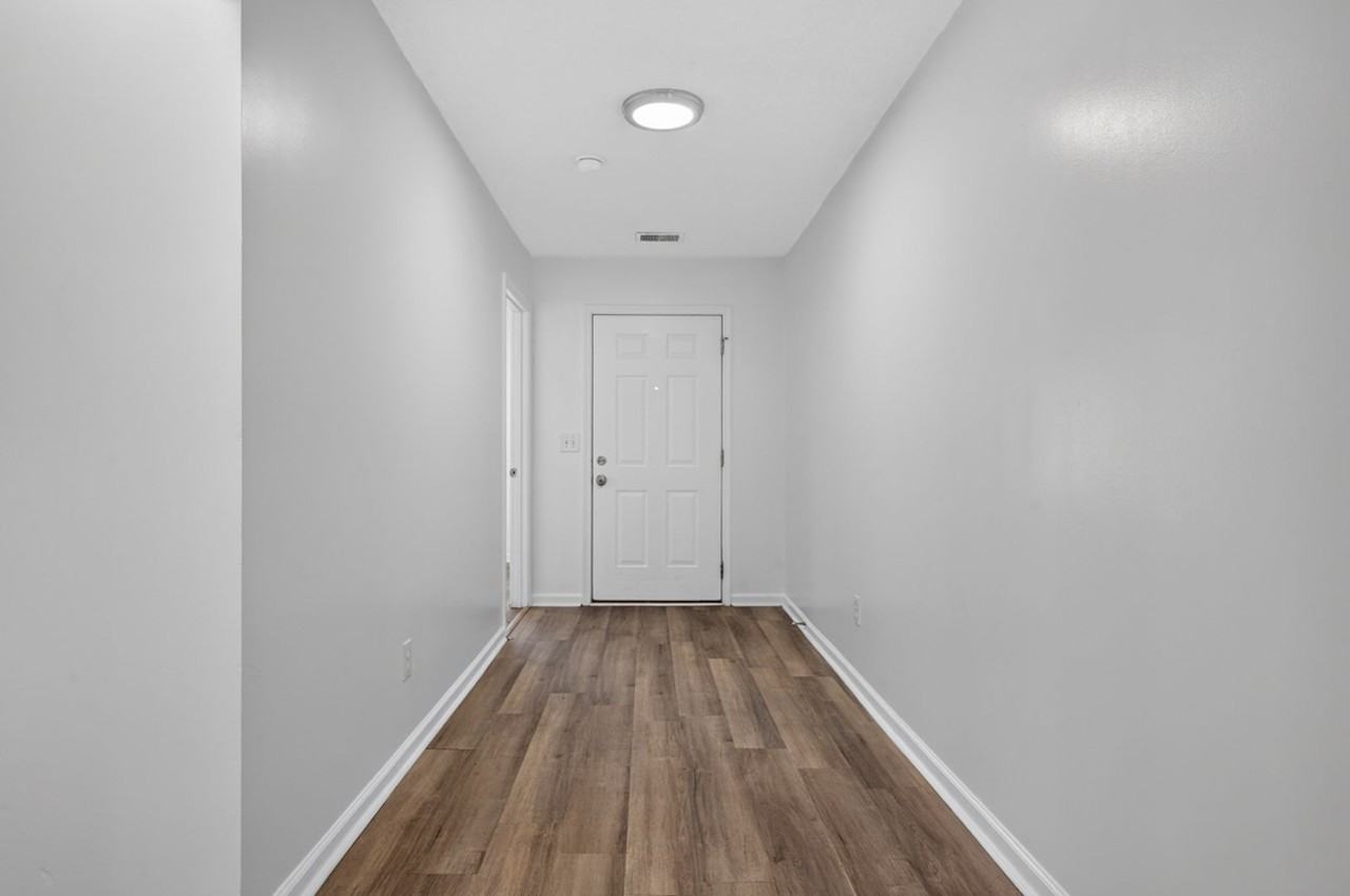20 Kimpton Dr - Photo 3 of 24