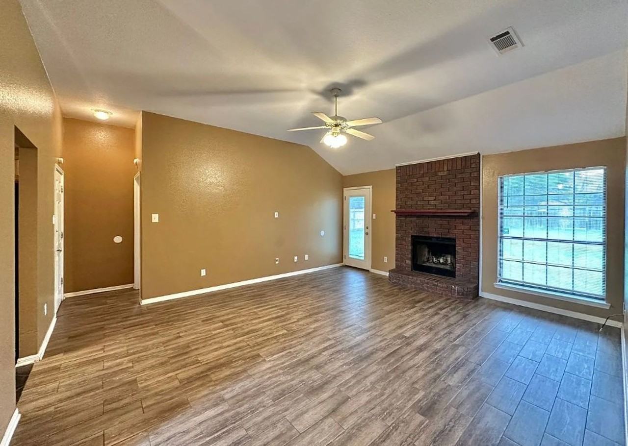 3805 Sawtooth Dr - Photo 3 of 11