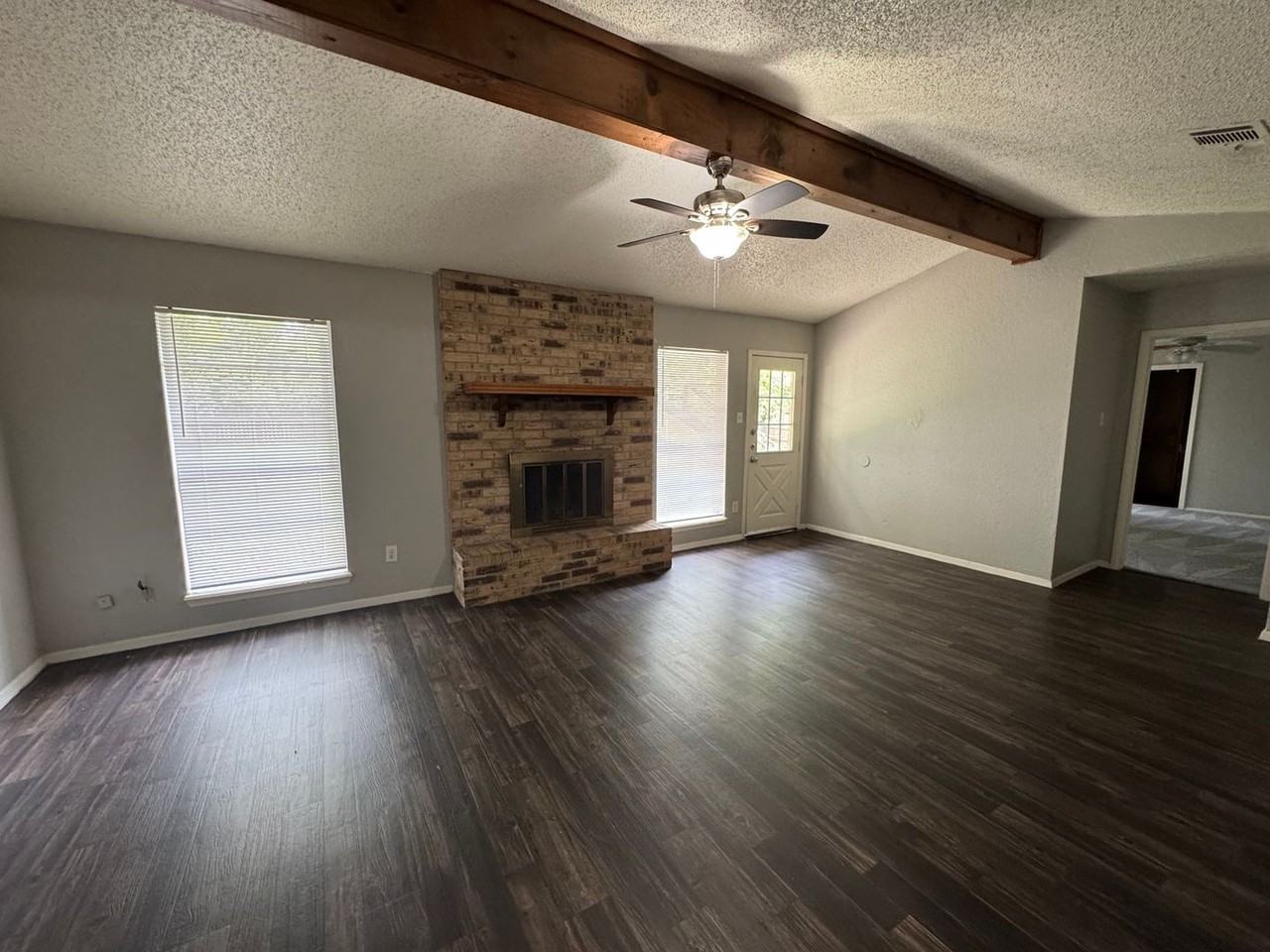 104 Hillside Dr - Photo 2 of 11