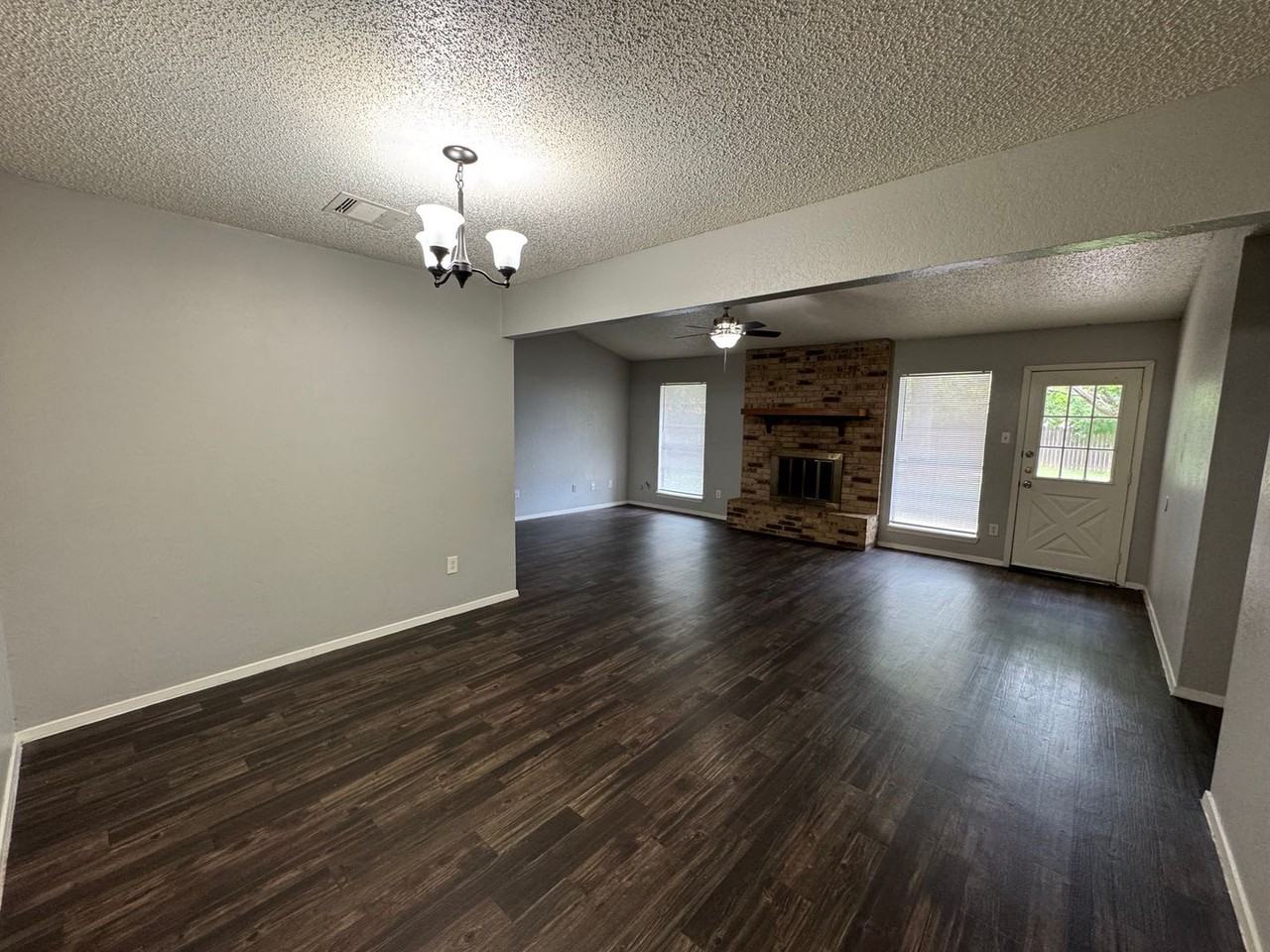 104 Hillside Dr - Photo 3 of 11